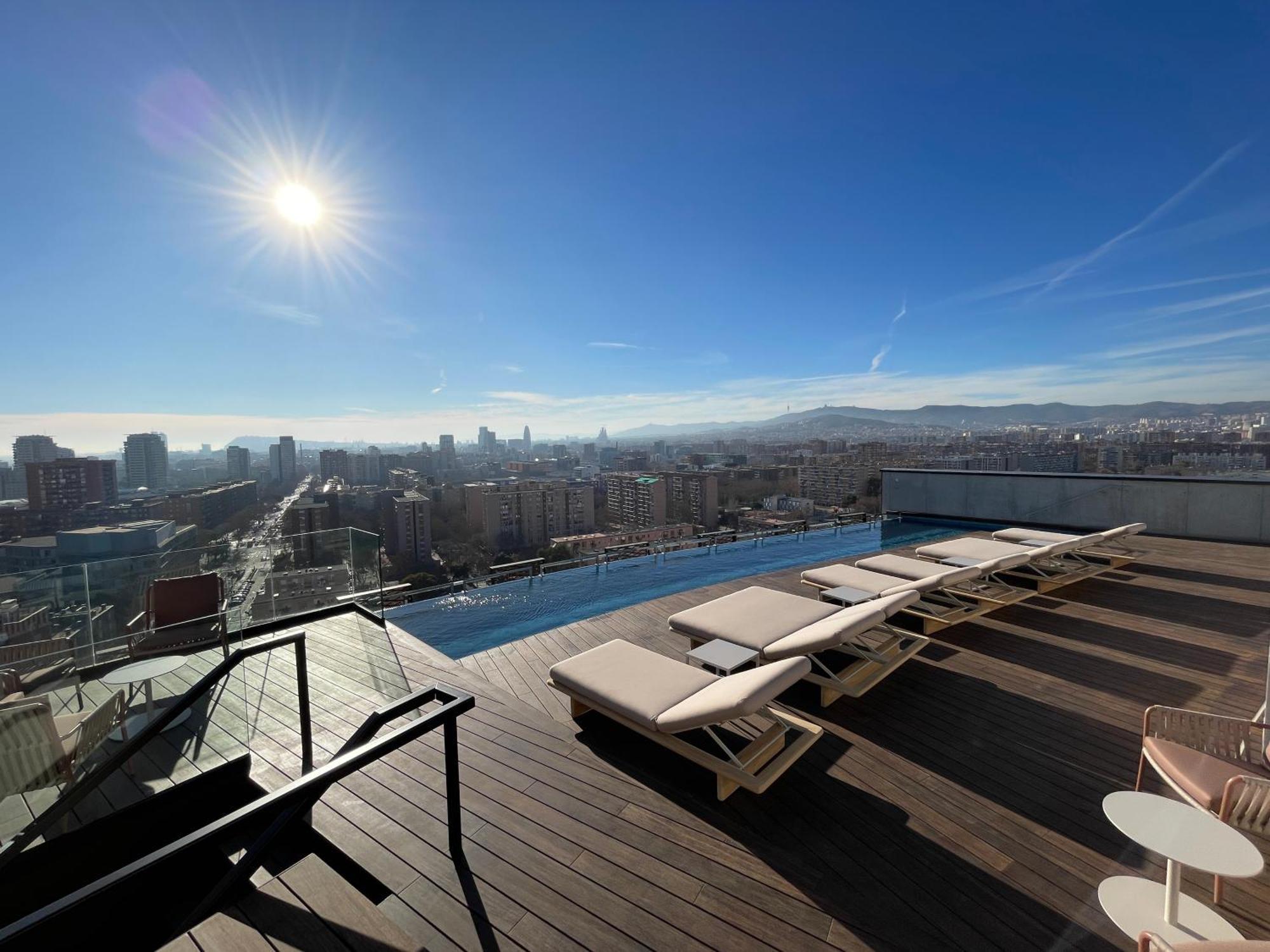 Отель Tembo Barcelona Сан-Адриан-де-Бесос Экстерьер фото